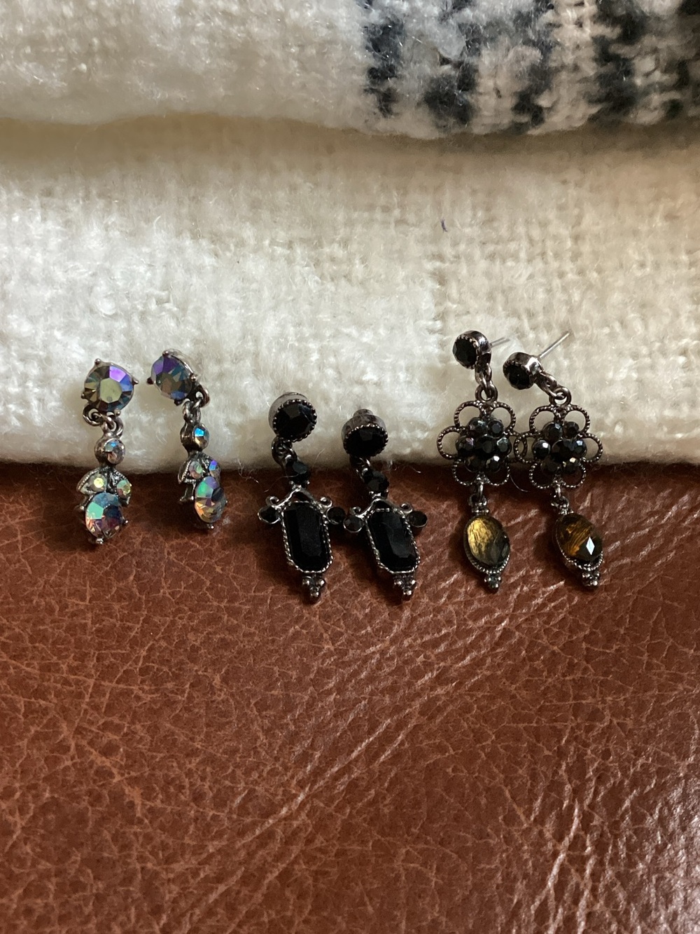 Vintage-Inspired Black and Iridescent Dangle Earrings Set